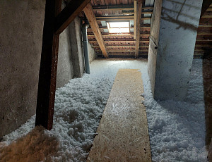 Zateplení bytového domu pomocí foukané izolace